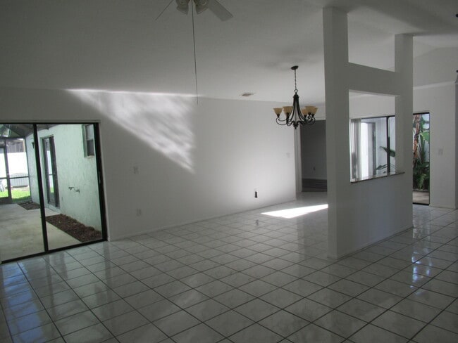 Building Photo - 9141 SW 22nd St