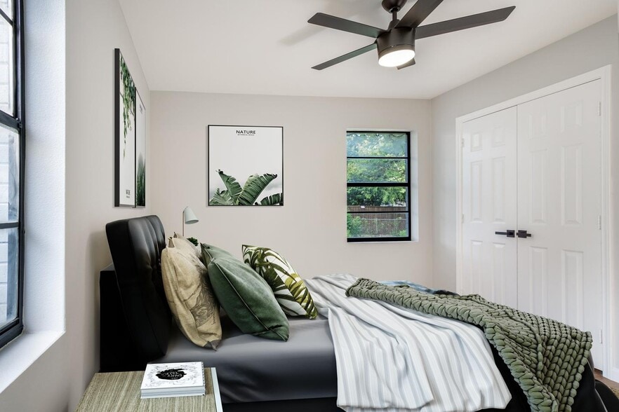 Building Photo - Sleekly updated Richardson home with shady backyard & patio