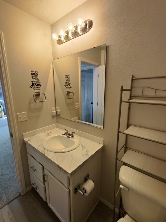 Building Photo - 1690 SW Gabar Ct