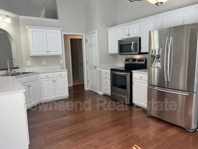 Building Photo - 3539 Harrisburg Dr