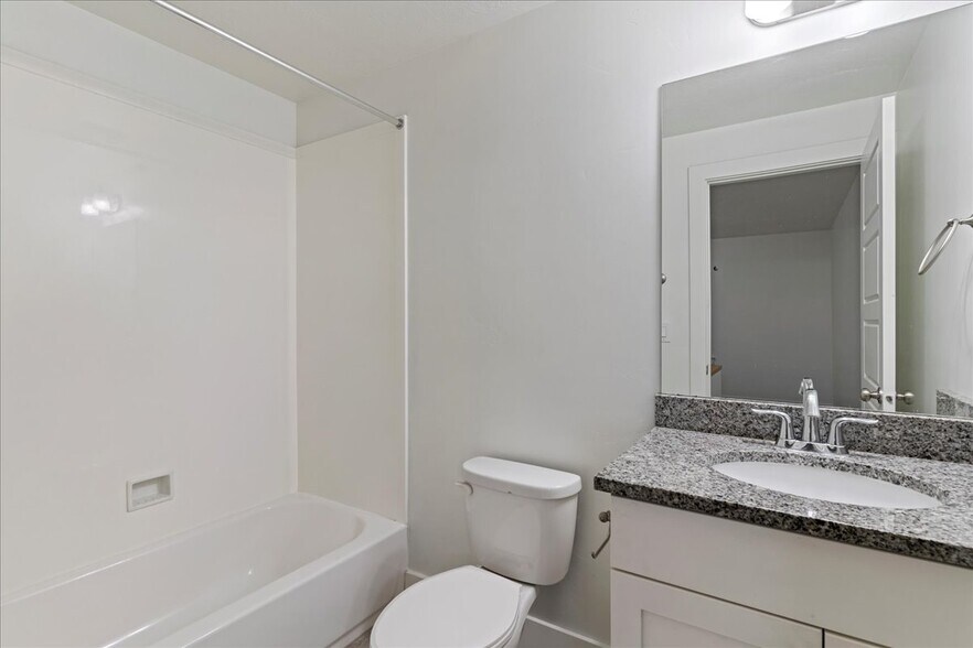 Building Photo - 2333 S Long Dr