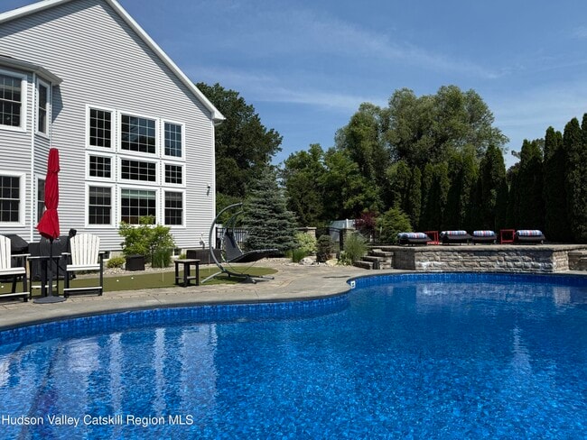 Building Photo - 7 Hammerstone Ln