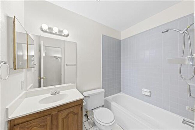 Building Photo - 4626 Larner St