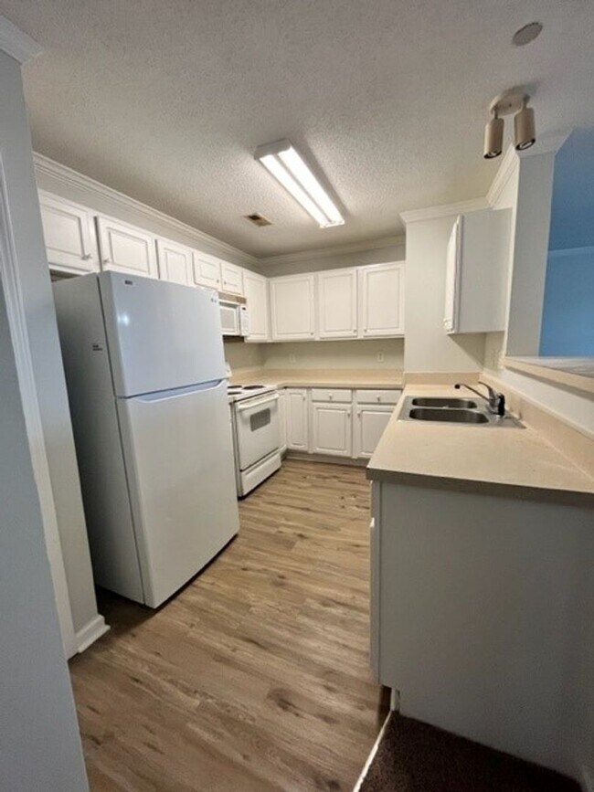 Building Photo - 4290 Cedarcroft Ct