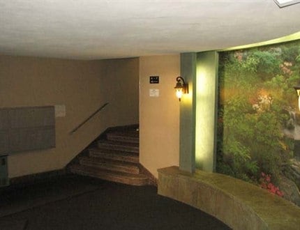 Lobby - Kent Arms Apartments