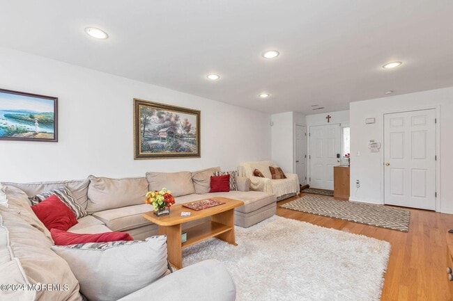 Building Photo - 205 Conover Pl