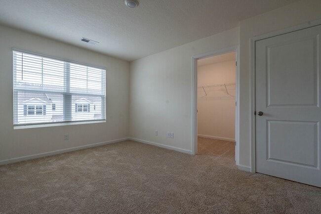 Building Photo - Beautiful newly constructed 3 bed and 2.5 bath townhouse with garage in the heart of jonesborough.