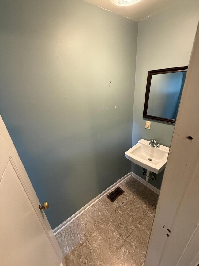 Building Photo - 1815 Nicholasville Rd