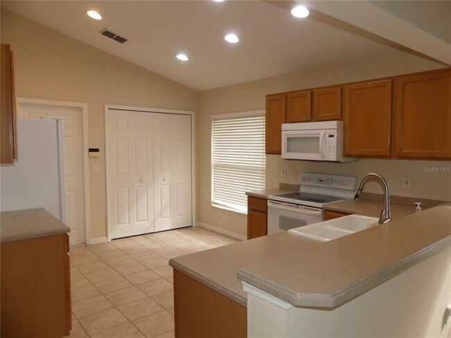 Building Photo - 5539 San Gabriel Way