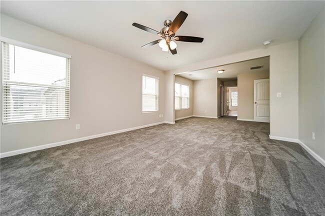 Building Photo - 613 Yazzie Pl