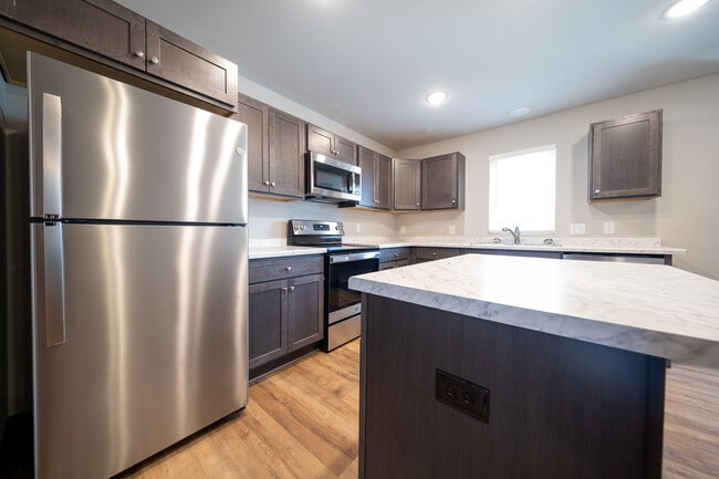 Building Photo - 669 4th Cir Dr SW