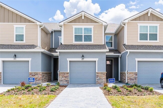 Primary Photo - 987 Spring Palms Lp