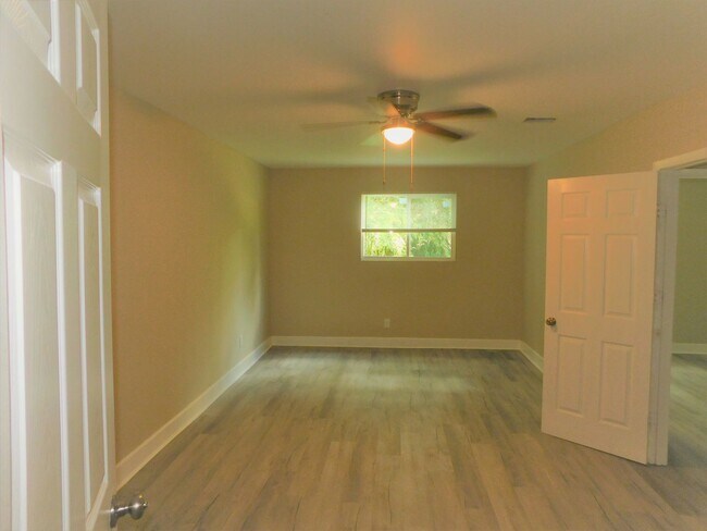 Building Photo - 1316 McConihe St