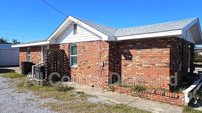 Building Photo - 237 Helen Ave