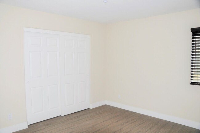 Building Photo - 15655 Iron Spring Ln