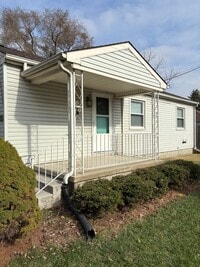 Building Photo - 3 Bedroom/1 Bath home for Rent