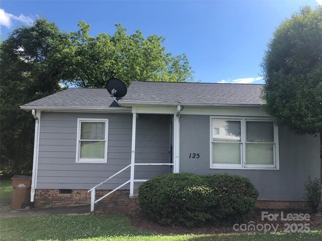 Primary Photo - 125 Massapoag Rd
