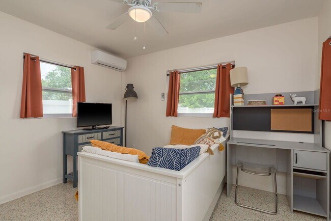 Building Photo - 2153 Pocahontas Dr