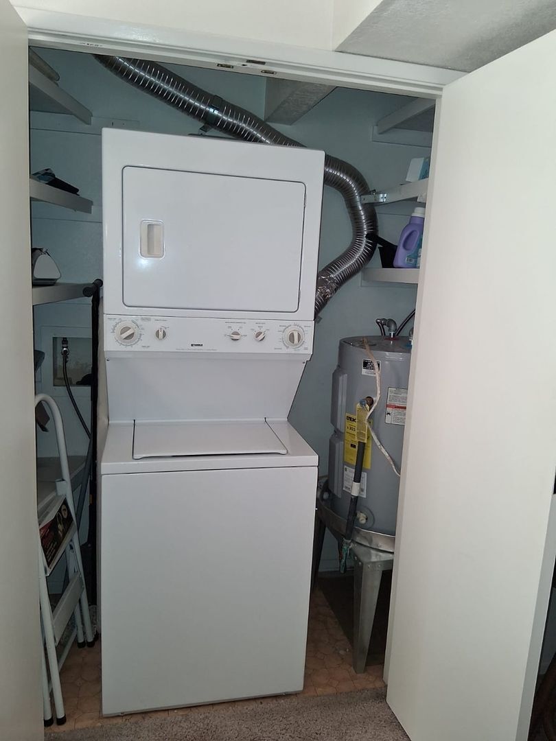 Building Photo - 441 Moser Ave