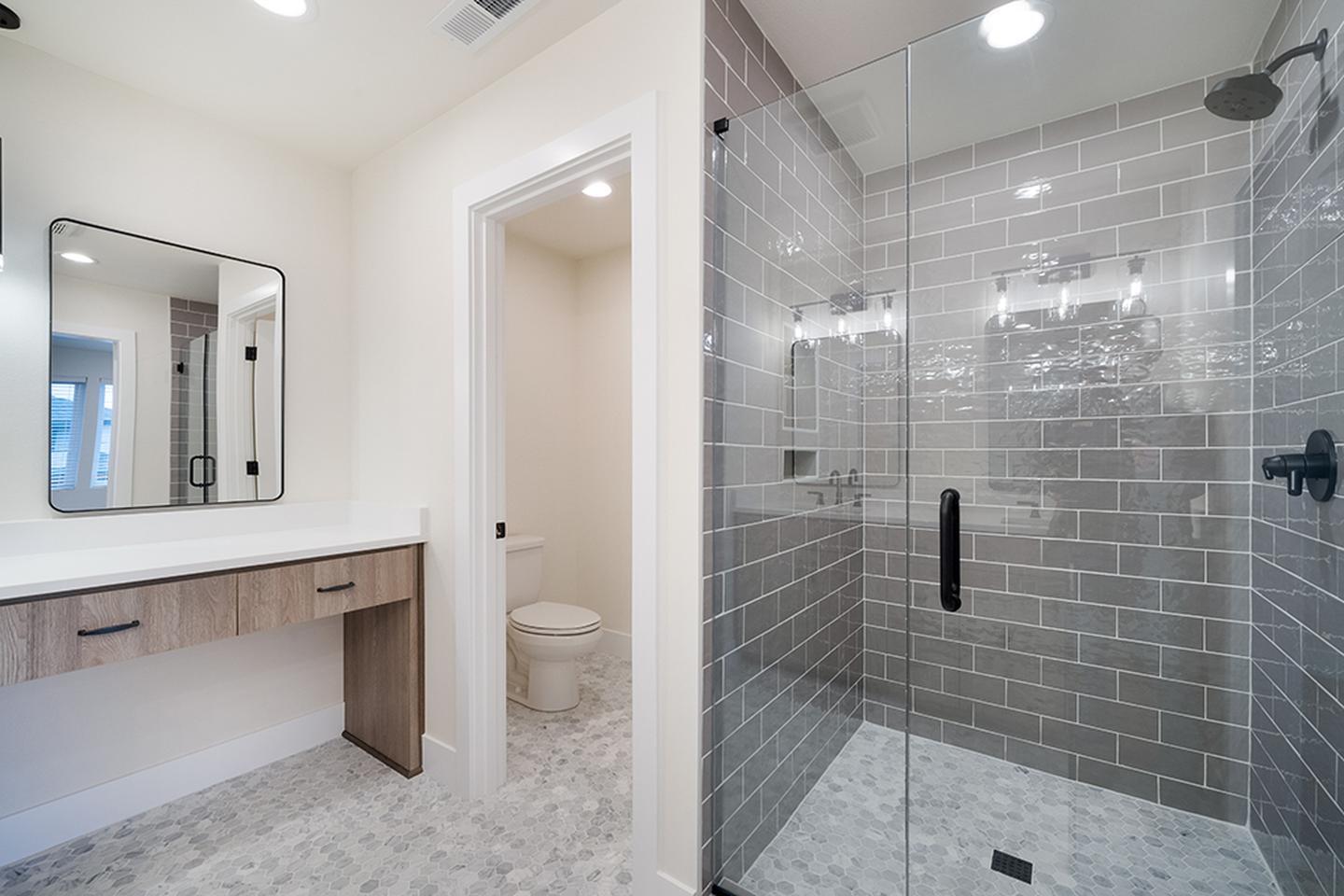 Building Photo - Luxurious University Park townhome near St Johns