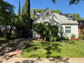 Building Photo - Cozy 2 bed 1 bath available now!