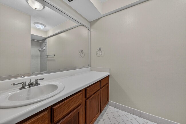 Building Photo - 147 Deer Creek Blvd