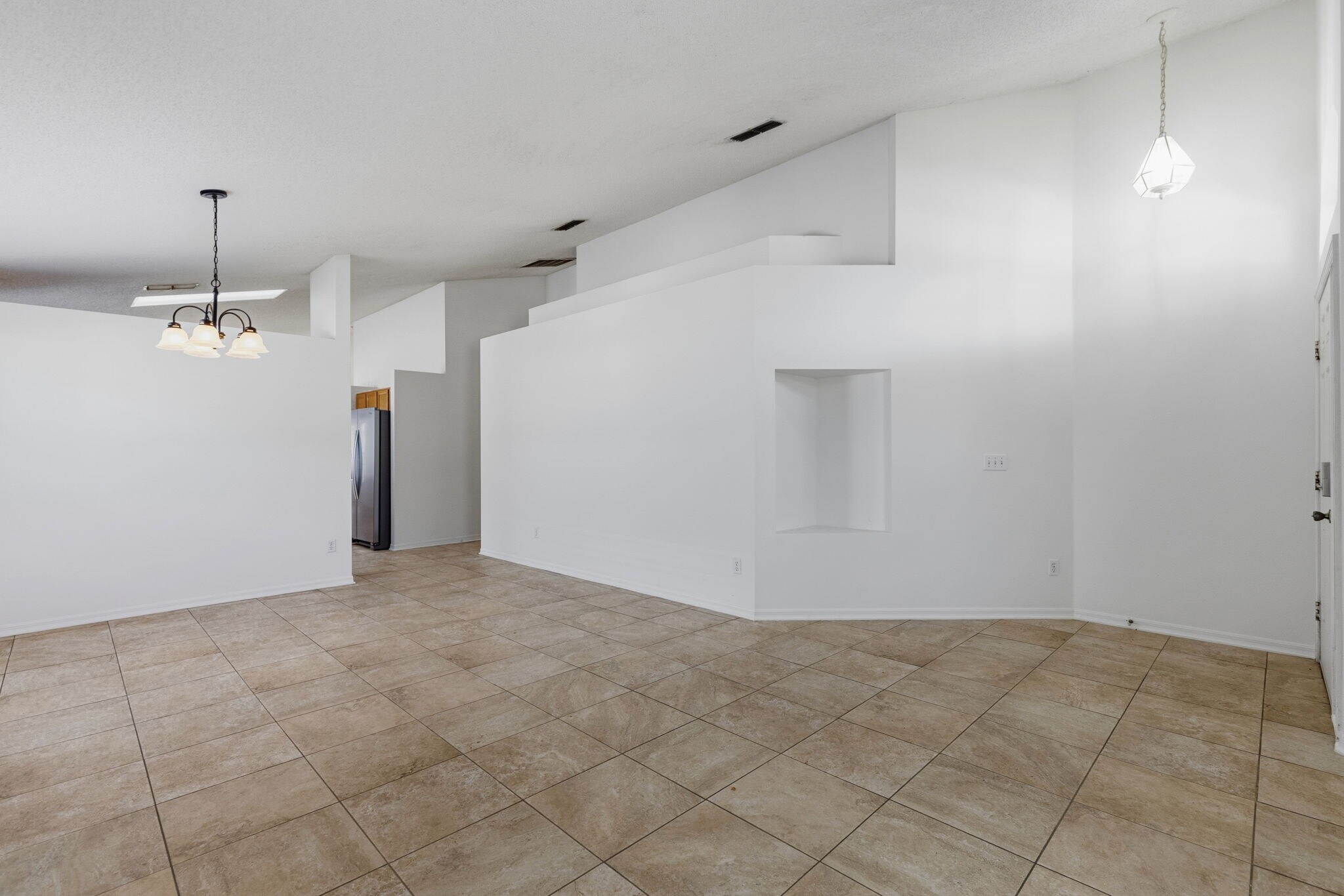 Building Photo - 8026 Waldorf Ct