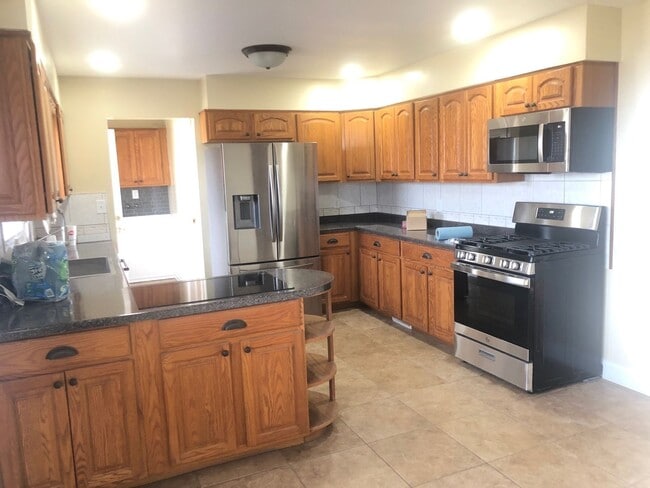 Building Photo - Beautiful 3BR home rural Bloomington with ...