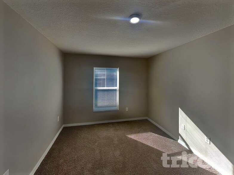 Building Photo - 1181 Creekview Ct