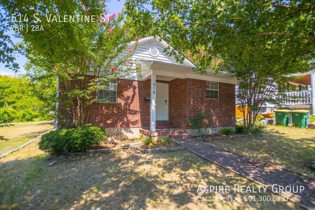 Primary Photo - Adorable, Updated Home in Stifft Station