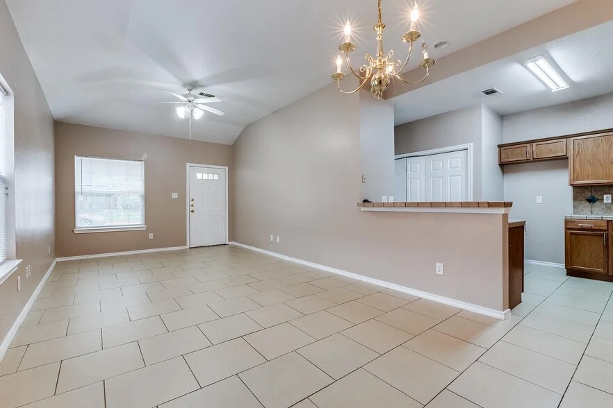 Building Photo - 5915 Lovingham Ct