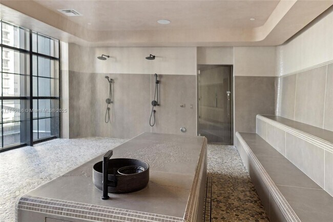 Building Photo - 159 NE 6th St