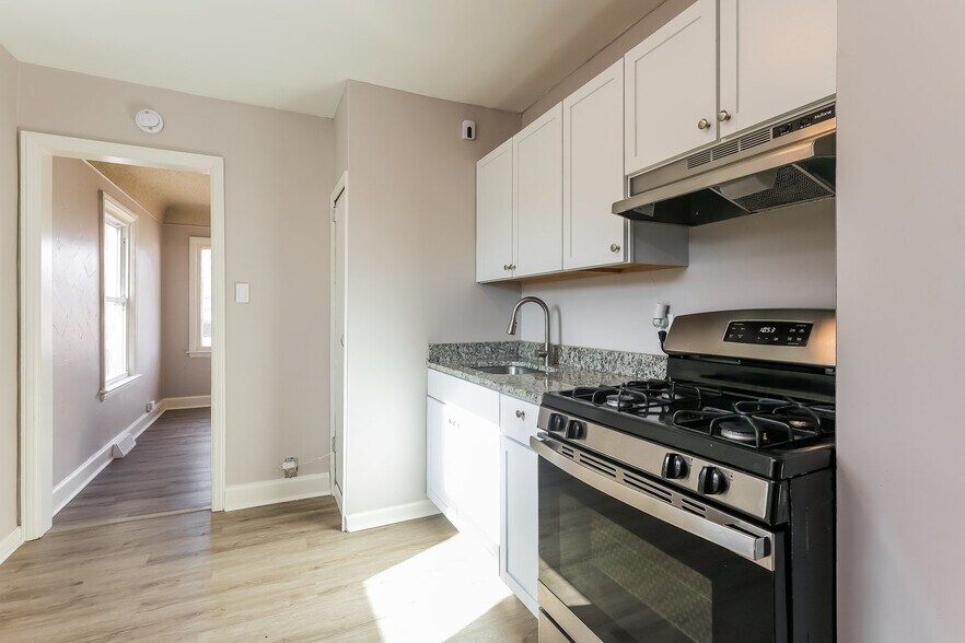 Building Photo - 24914 Rosalind Ave