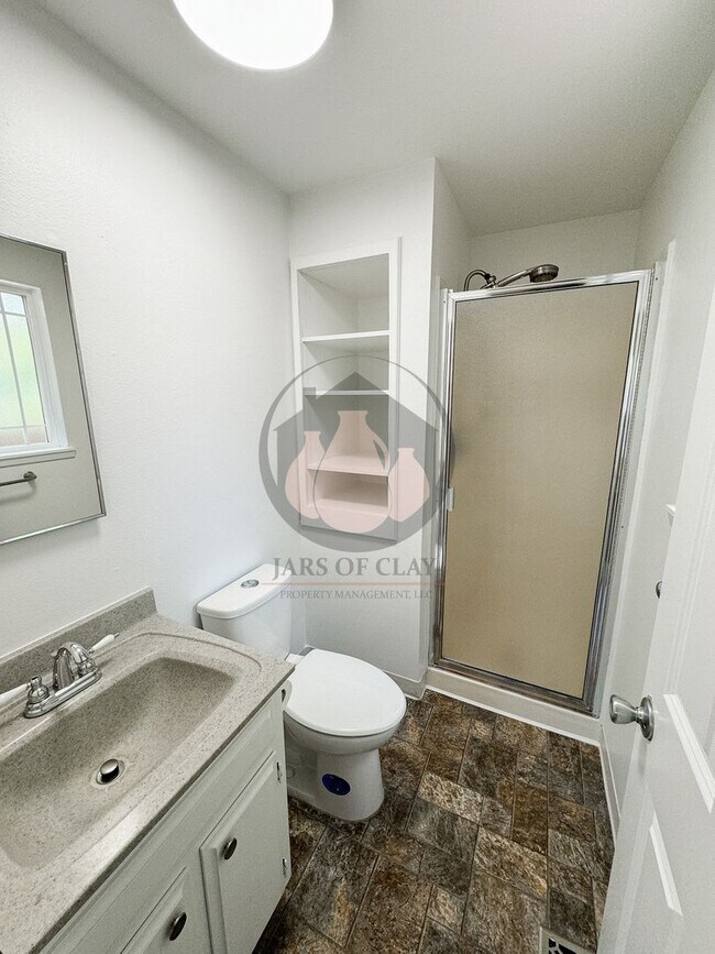 Building Photo - Single Level House- READY TO RENT!!!!