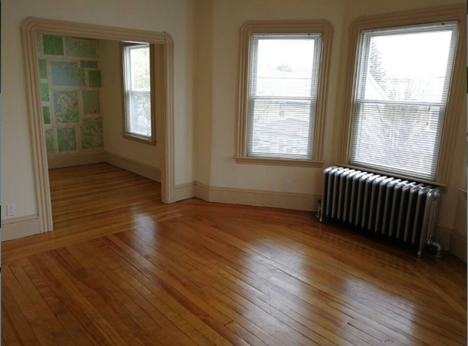 Building Photo - 34 Hume Ave