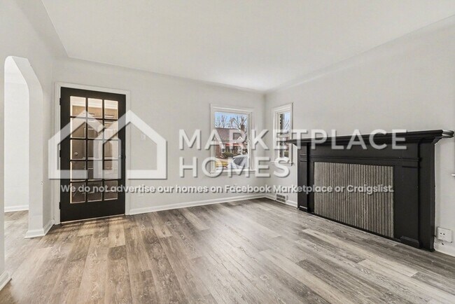 Building Photo - 11235 Roxbury St