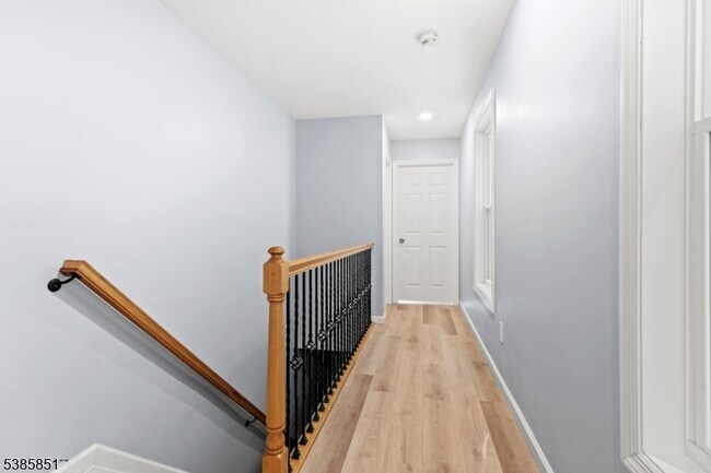Building Photo - 142 N 15th St