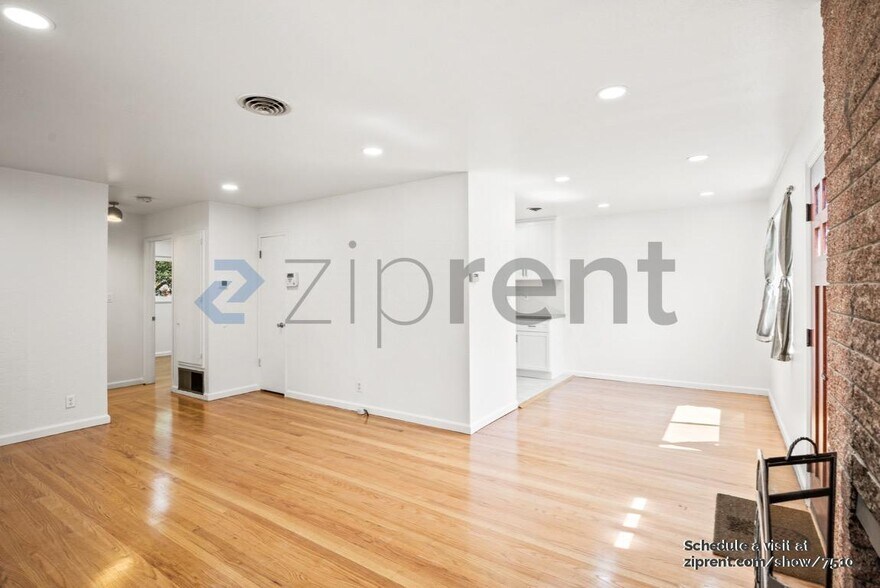 Building Photo - 1296 Albina Ave