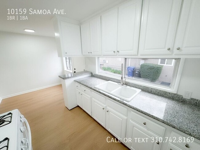 Building Photo - 10159 Samoa Ave