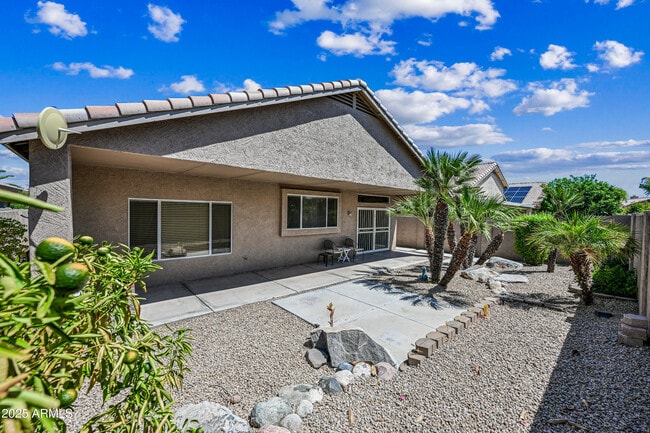 Building Photo - 9021 W Escuda Dr