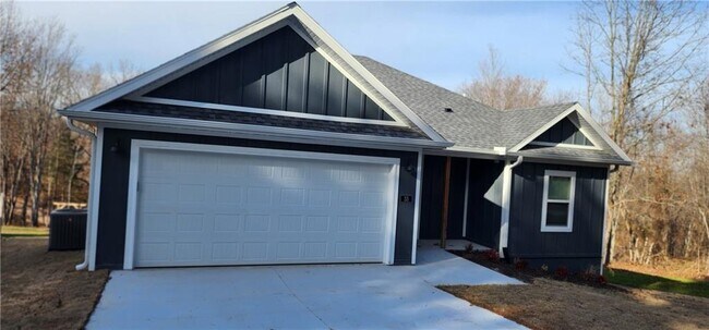 Primary Photo - 33 Sandridge Dr