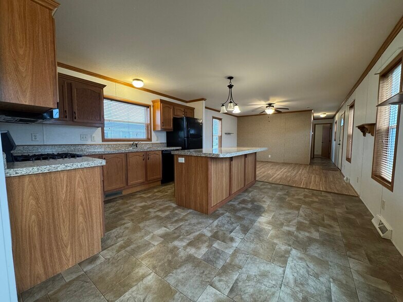 Building Photo - 2022 Mockingbird Pl NW