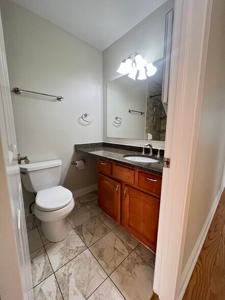 Building Photo - 247 Coventry Cir