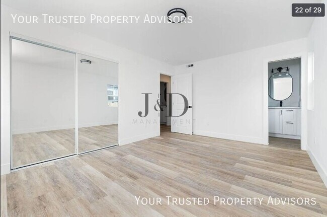 Building Photo - 6750 N Elman St