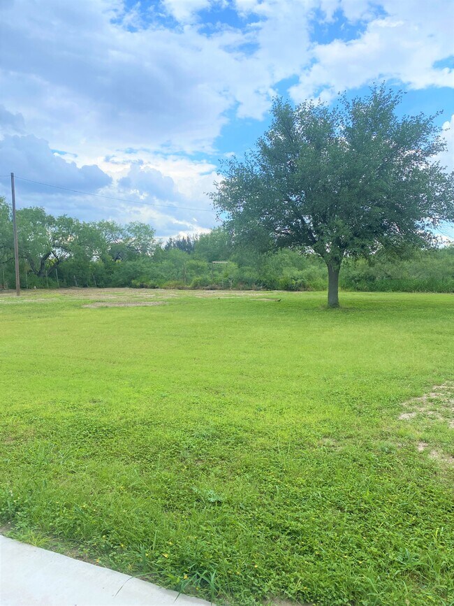 Building Photo - 2214 Mile 14 N