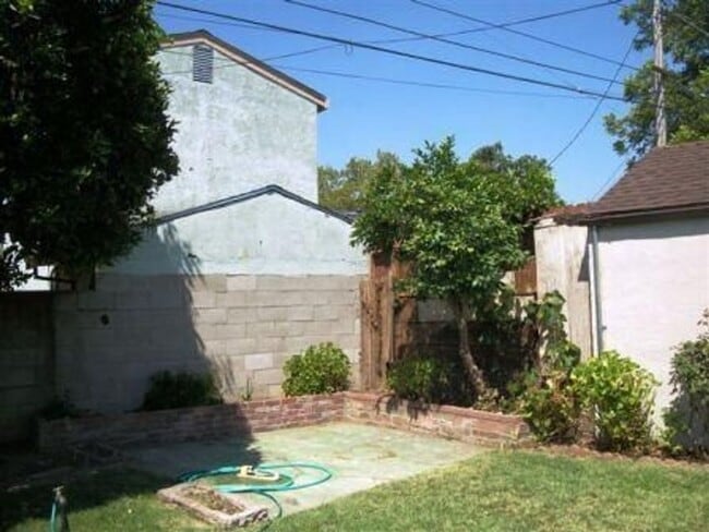 Building Photo - CUTE HOME IN EAST SACRAMENTO!!
