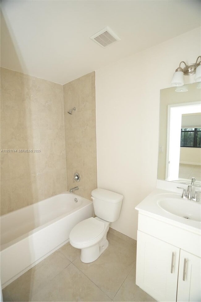 Building Photo - 10436 NW 61 Ln.