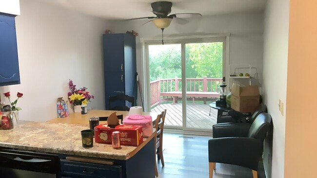 Building Photo - Large Single Family House in Oakdale!! DON'T MISS!!