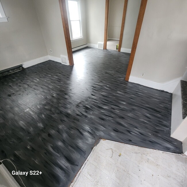 Building Photo - 724 Augustus Pl