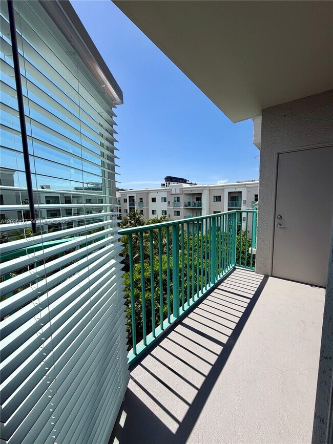 Building Photo - 6001 SW 70th St